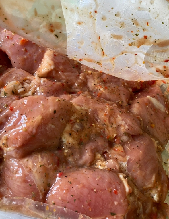 Шашлык из свинины Отборный Слово Мясника - По вкусу нормально: шашлык в меру соленый и немного пряный