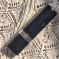 Отзыв о Губная помада Avon Ультра: У меня проблемные, сухие губы, помада стала моим спасением.